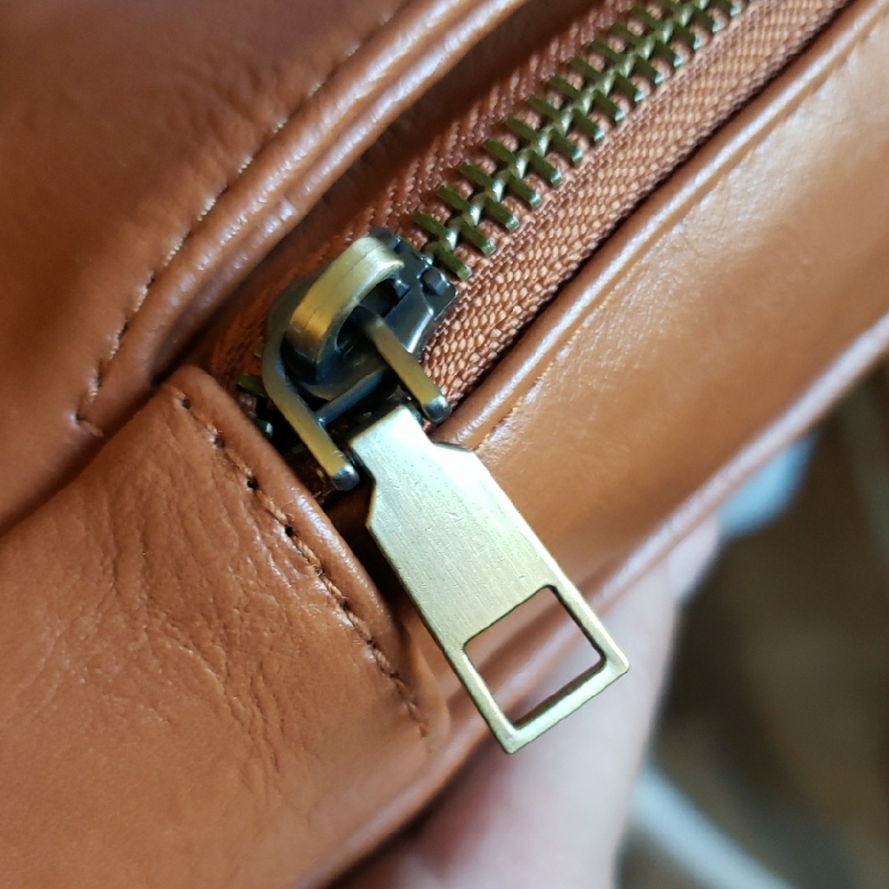 Brown Vegan Leather Crossbody Bag with Patterned Guitar Strap NWOT - Picture 4 of 11